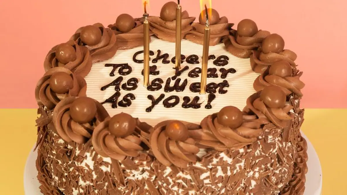 Cake Box – eggless cake shop in Salisbury town centre